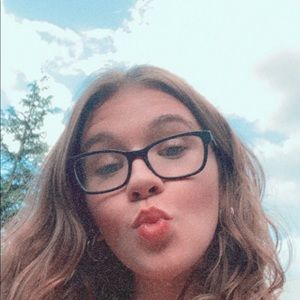 Meet your Posher, Cortney